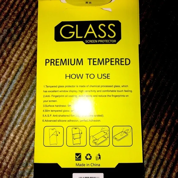 iPhone 13 Pro Max Screen Protector - Picture 2 of 2